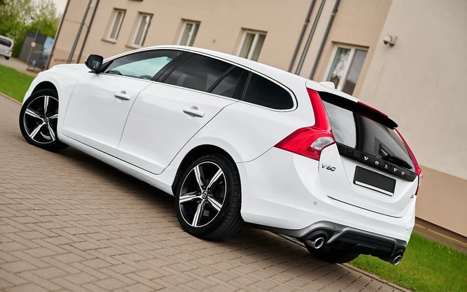 Volvo V60 cena 66900 przebieg: 210000, rok produkcji 2018 z Płock małe 781